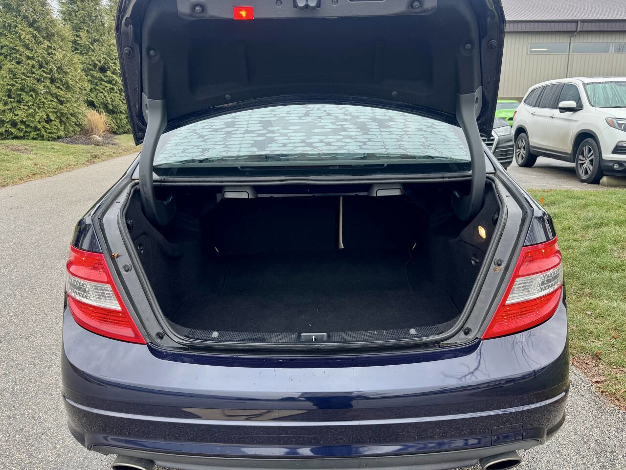 Used 2009 Mercedes-Benz C 300 4MATIC Sedan image 11