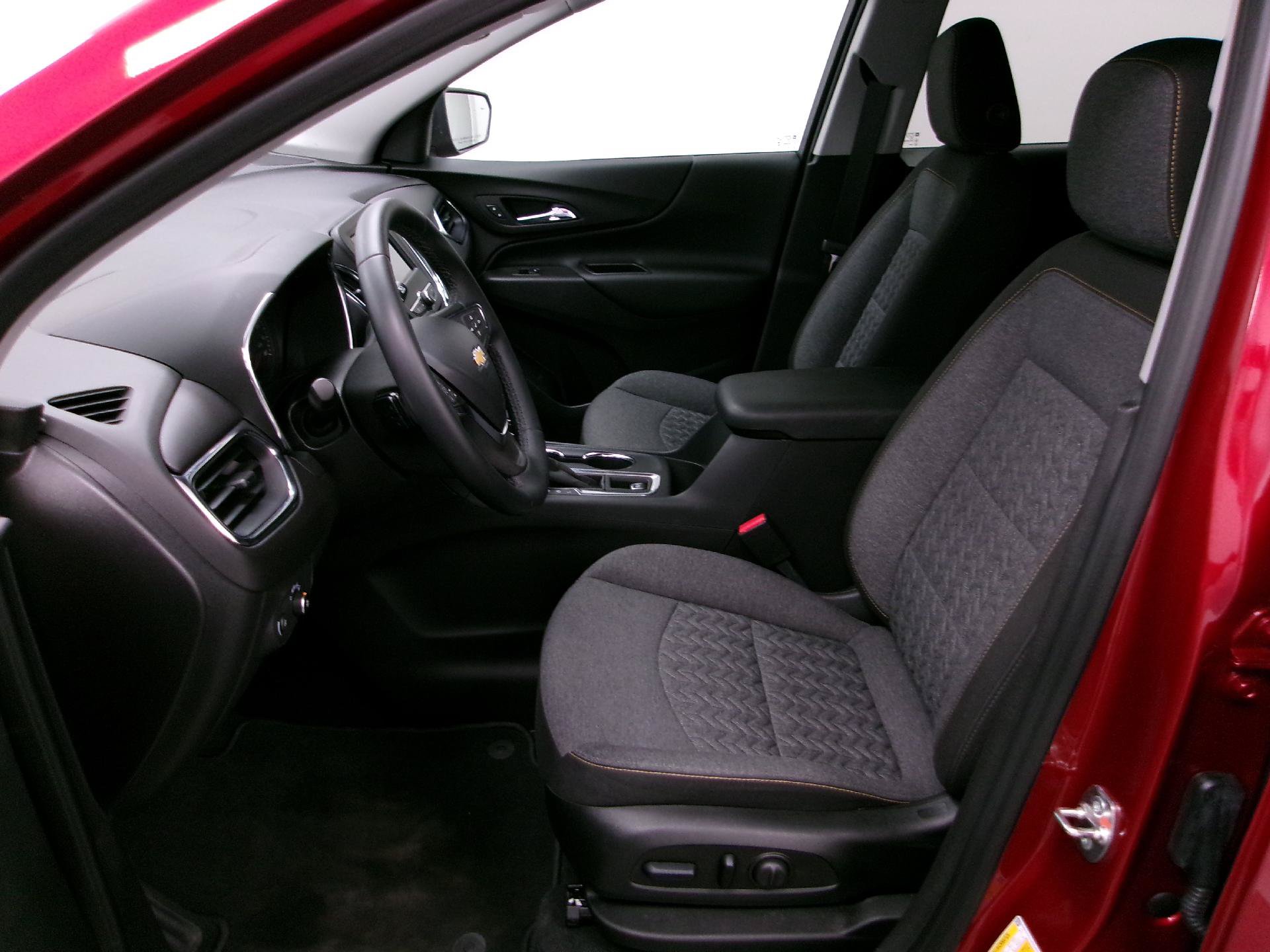Used 2024 Chevrolet Equinox LT AWD/4WD image 9