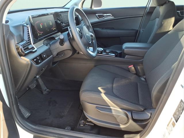 Used 2023 Kia Sportage LX image 16
