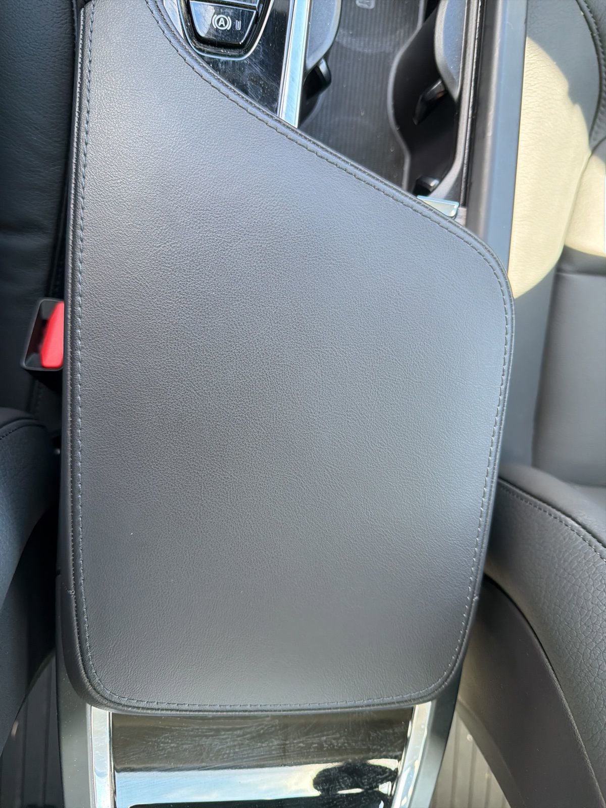 Certified 2025 Volvo S90 B6 Plus w/ Protection Package Premier image 44