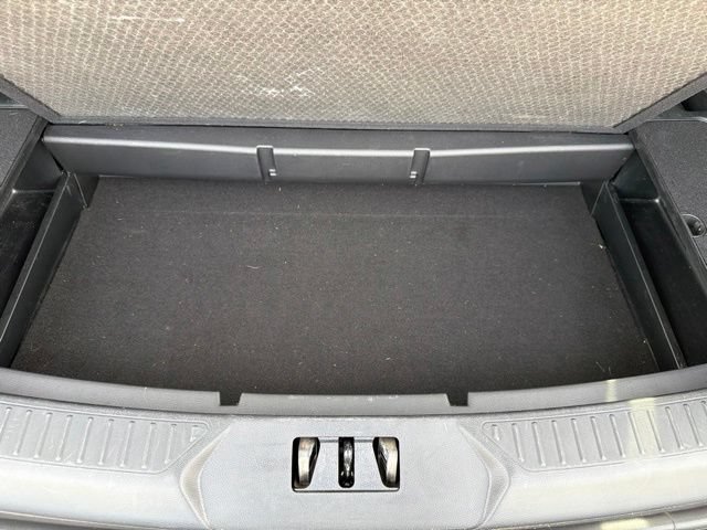 Used 2024 Ford Explorer XLT w/ Equipment Group 202A AWD/4WD image 23