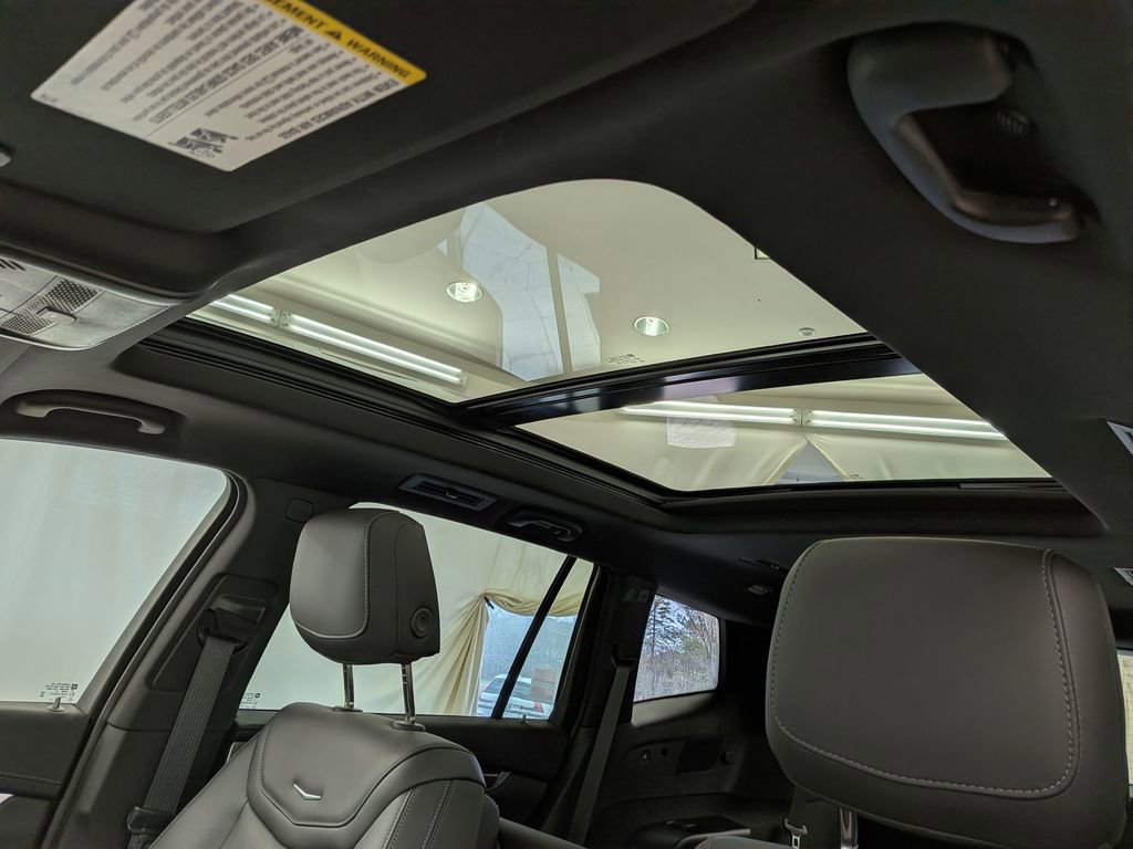 Used 2023 Cadillac XT6 Sport w/ Technology Package image 16