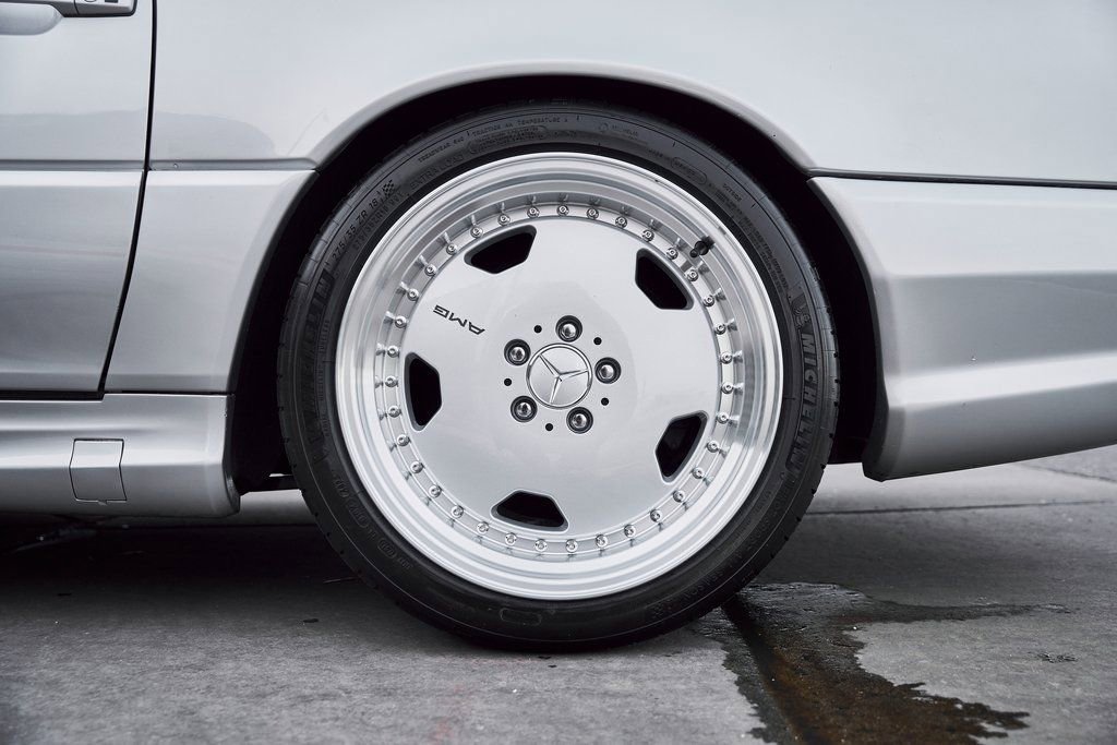 Used 2002 Mercedes-Benz SL 500 w/ SL2 Option Pkg image 18