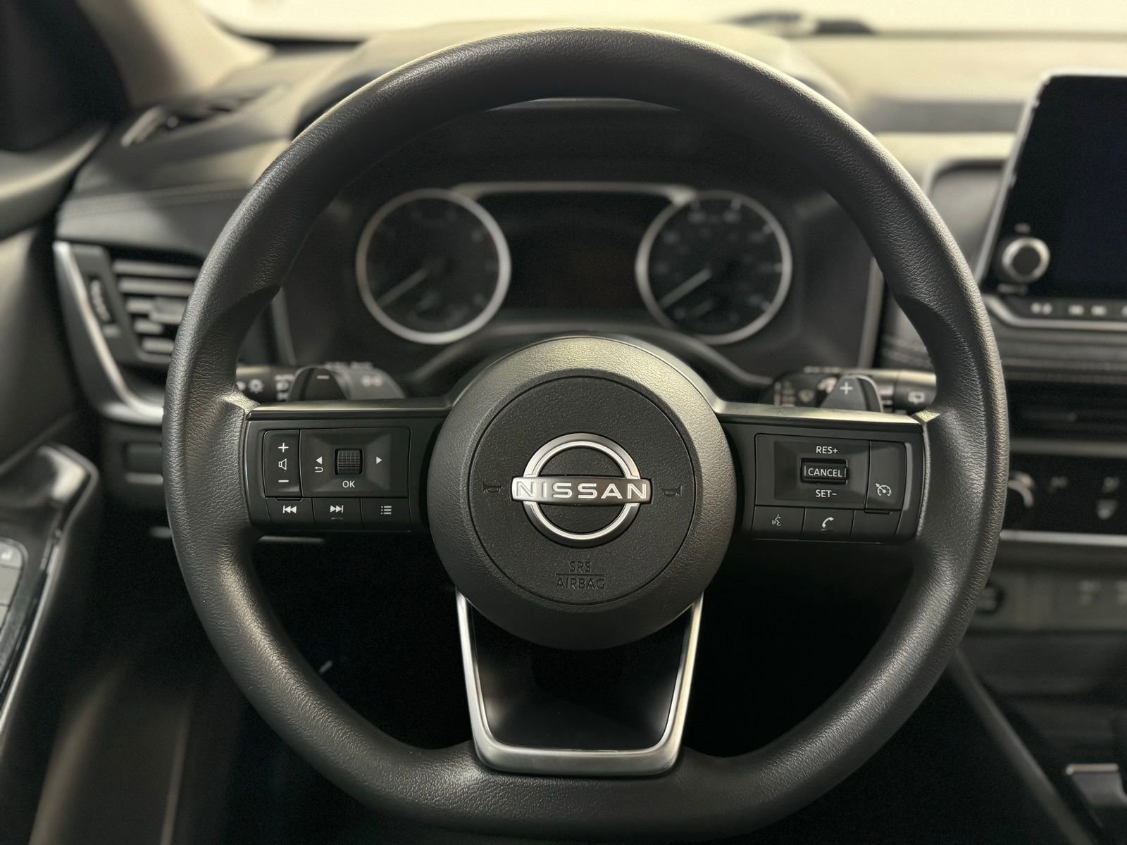 Used 2024 Nissan Rogue S image 16