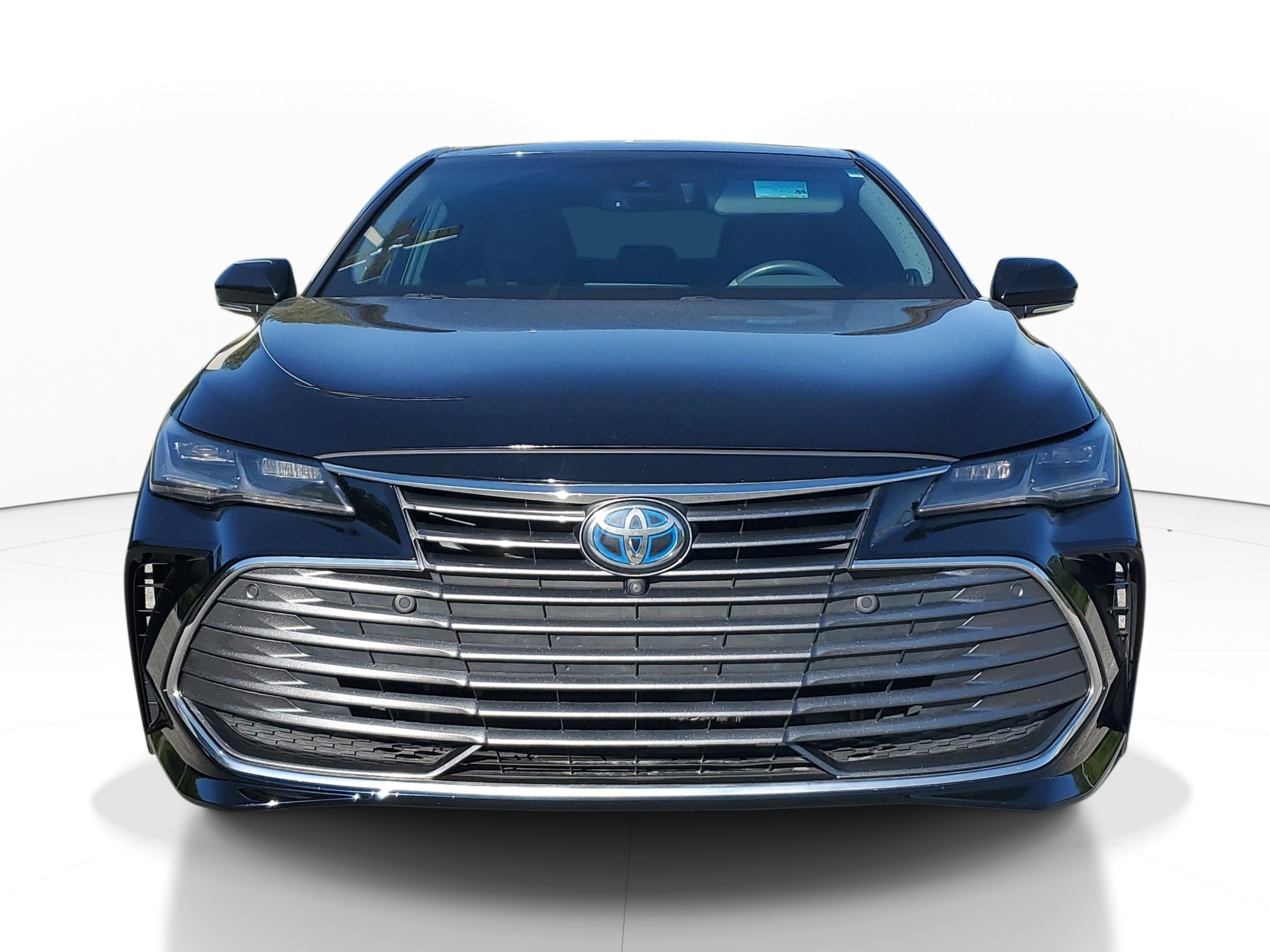 Used 2022 Toyota Avalon Limited FWD image 2