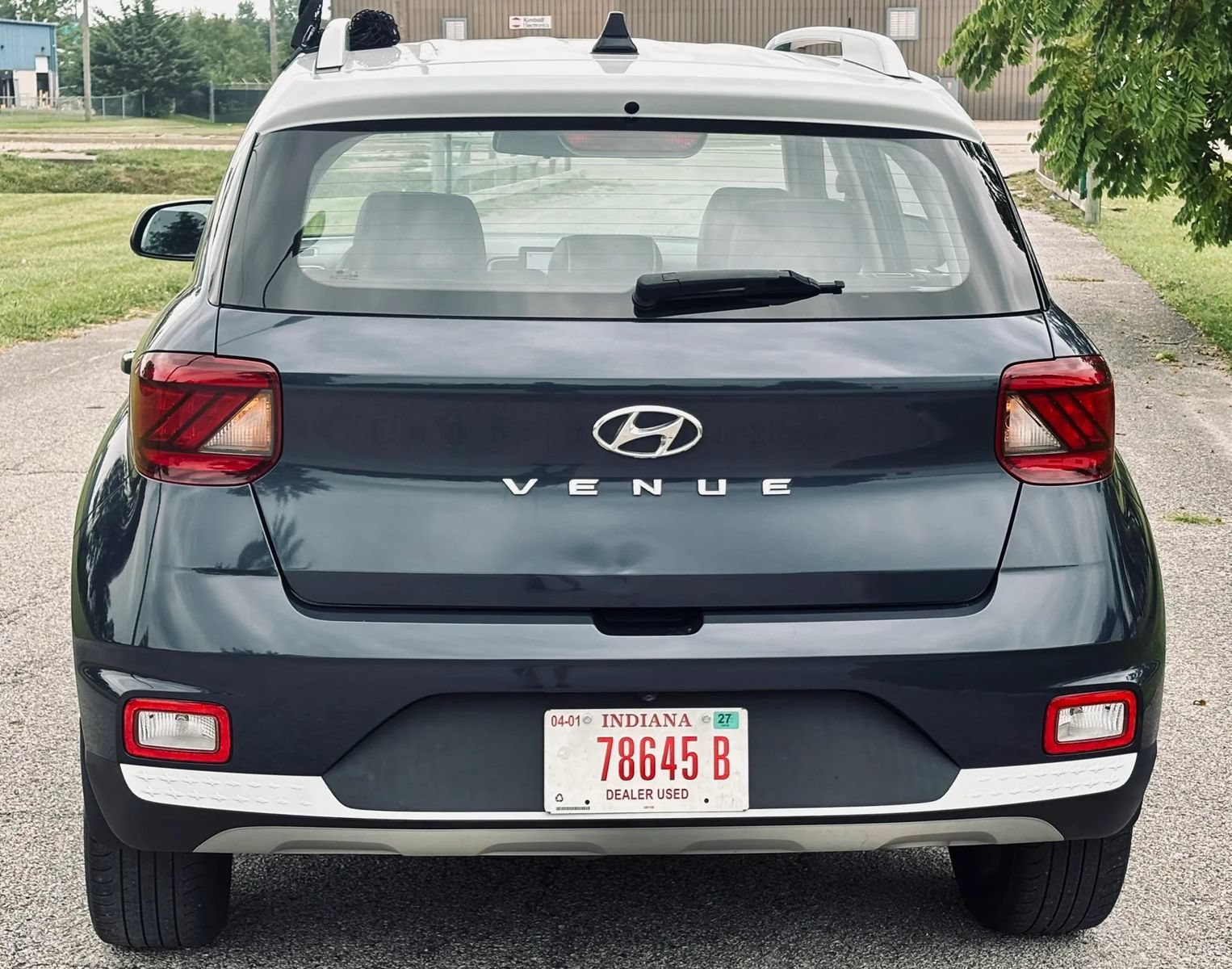 Used 2021 Hyundai Venue FWD image 9
