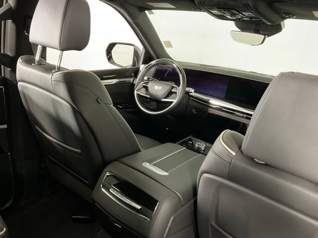 Used 2025 Cadillac Escalade Premium Luxury AWD/4WD image 29