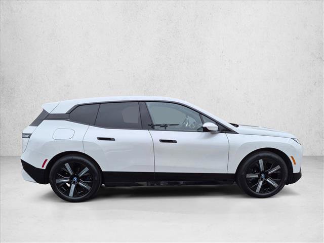 Used 2023 BMW iX xDrive50 w/ Premium Package AWD/4WD image 4