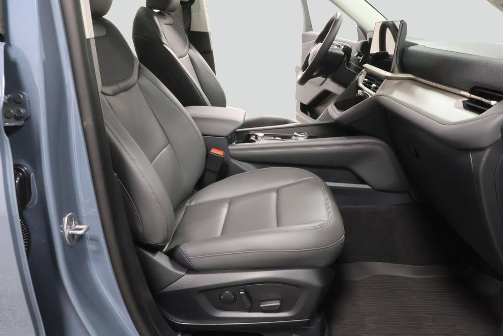 New 2026 Ford Explorer Active w/ Active Comfort Package AWD/4WD image 14