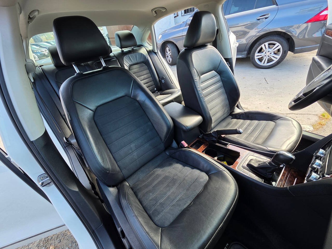 Used 2012 Volkswagen Passat 2.5 SEL Premium FWD image 35