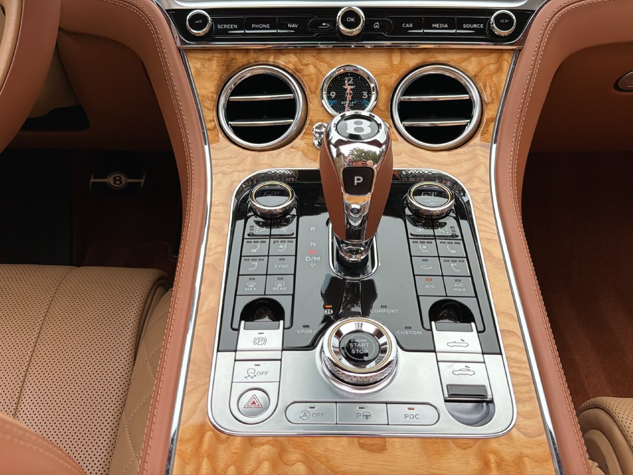 Certified 2023 Bentley Continental GT V8 AWD/4WD image 18