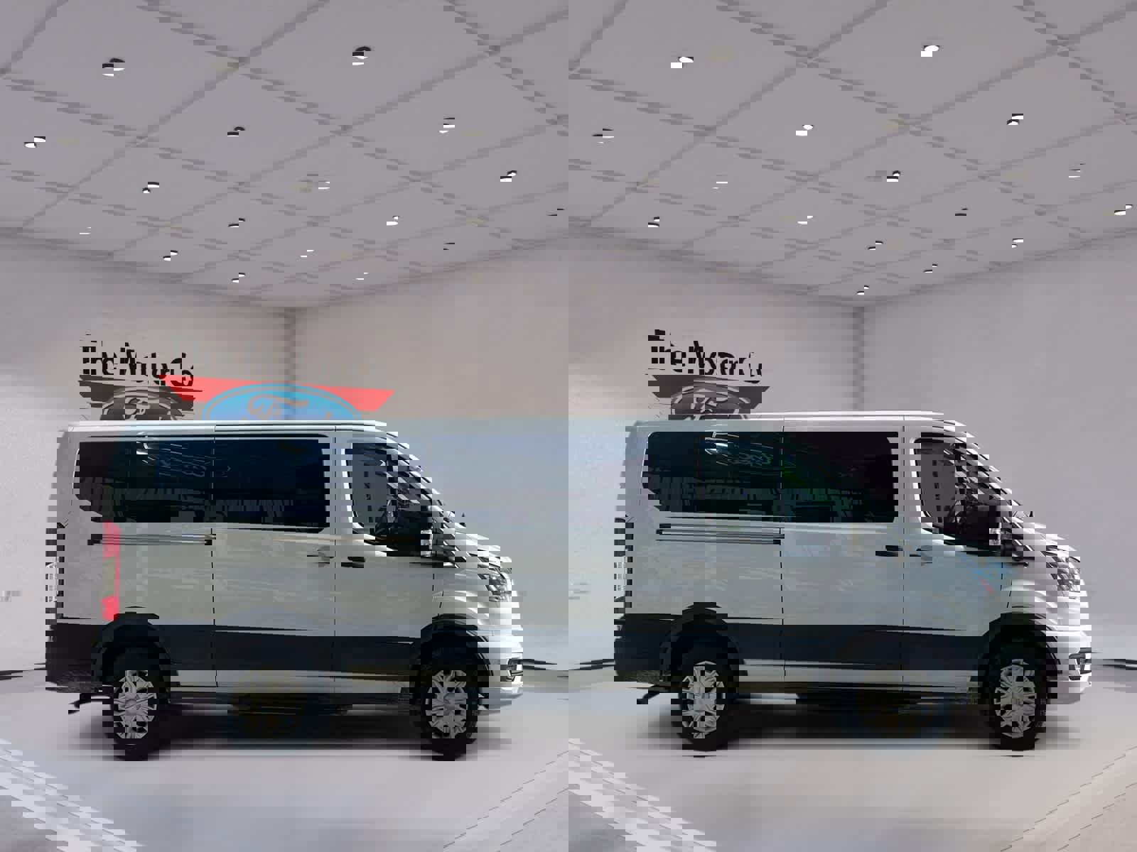 Used 2023 Ford Transit 350 XLT image 4