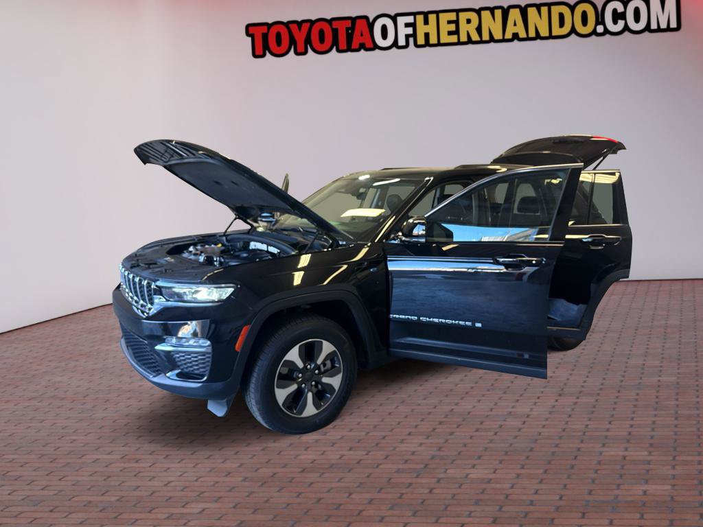 Used 2024 Jeep Grand Cherokee Limited 4xe AWD/4WD image 11