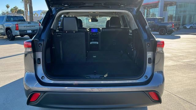 Used 2023 Toyota Highlander XLE image 25