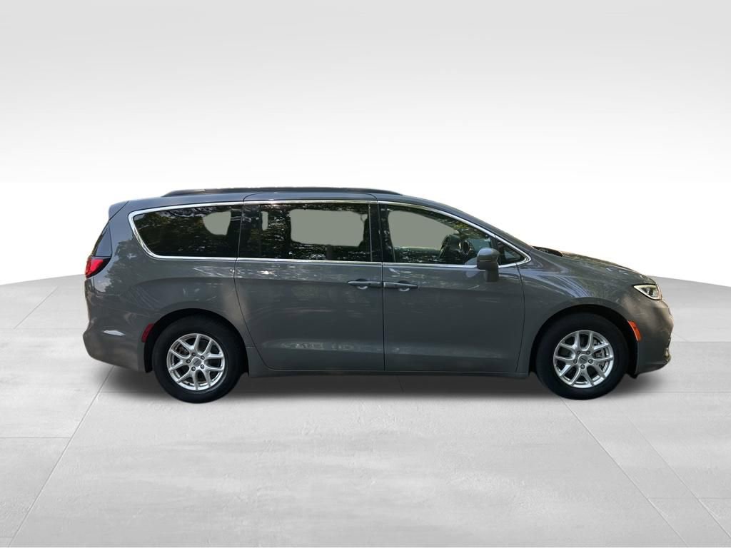 Used 2022 Chrysler Pacifica Touring-L FWD image 7