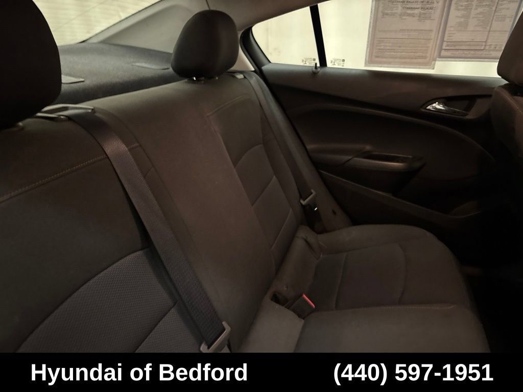 Used 2018 Chevrolet Cruze LS FWD image 18