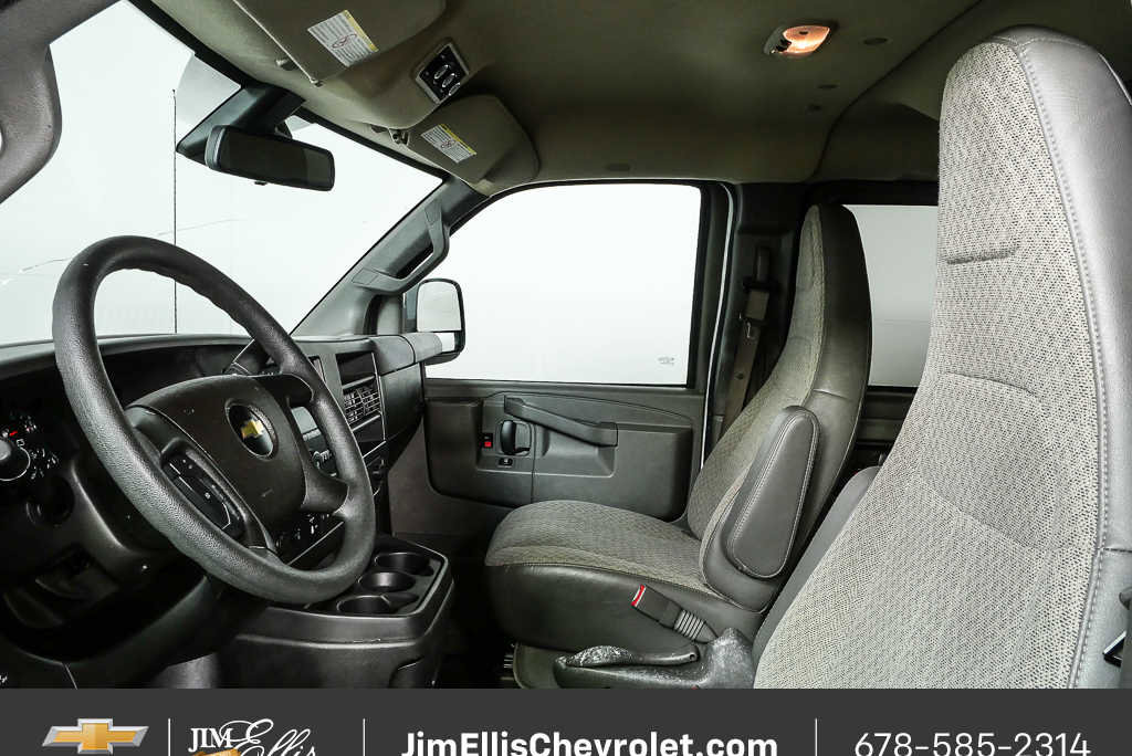 Used 2020 Chevrolet Express 3500 LT w/ LT Preferred Equipment Group RWD image 5