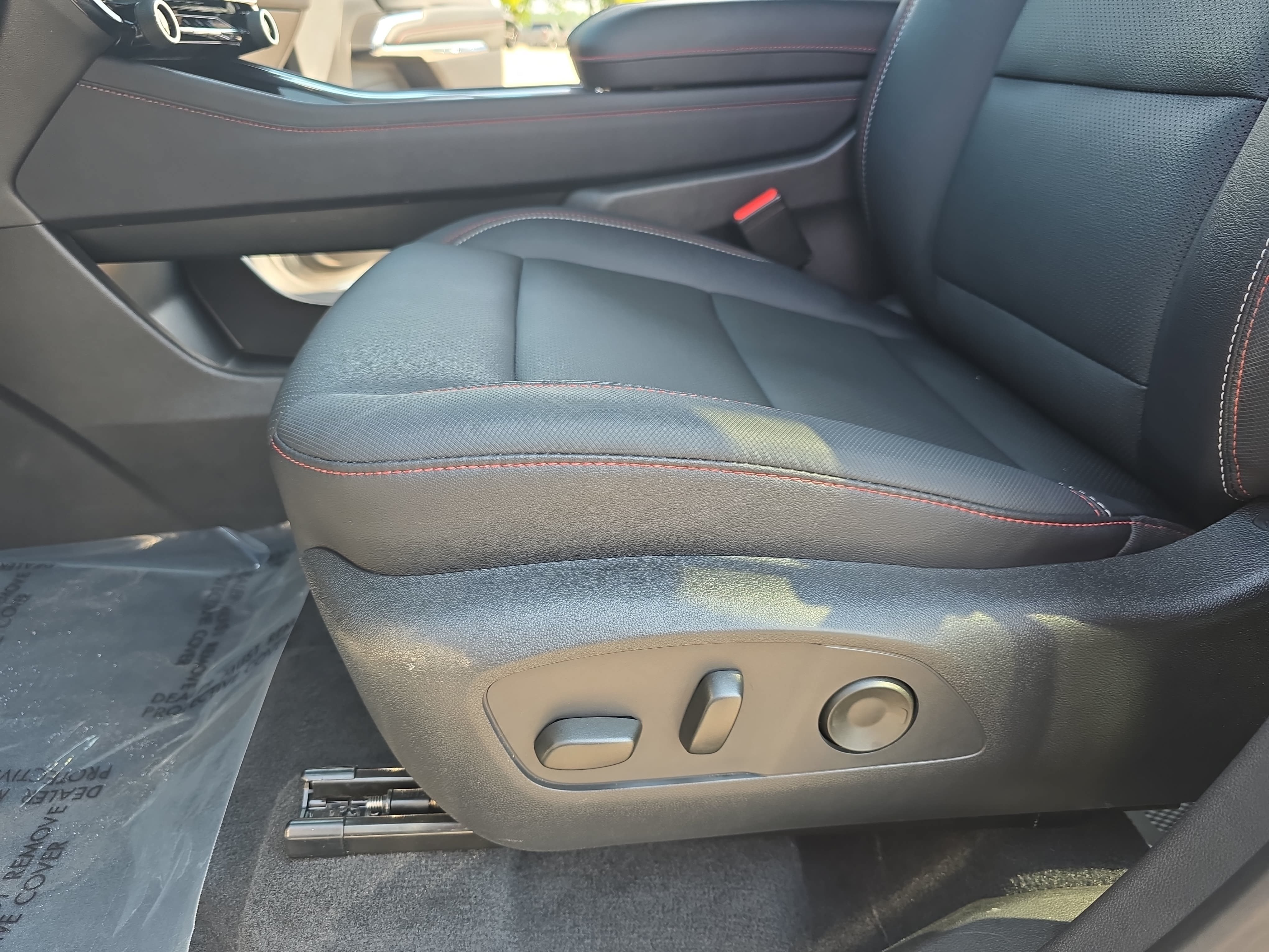 Used 2025 Chevrolet Traverse Z71 w/ Enhanced Driving Package AWD/4WD image 30