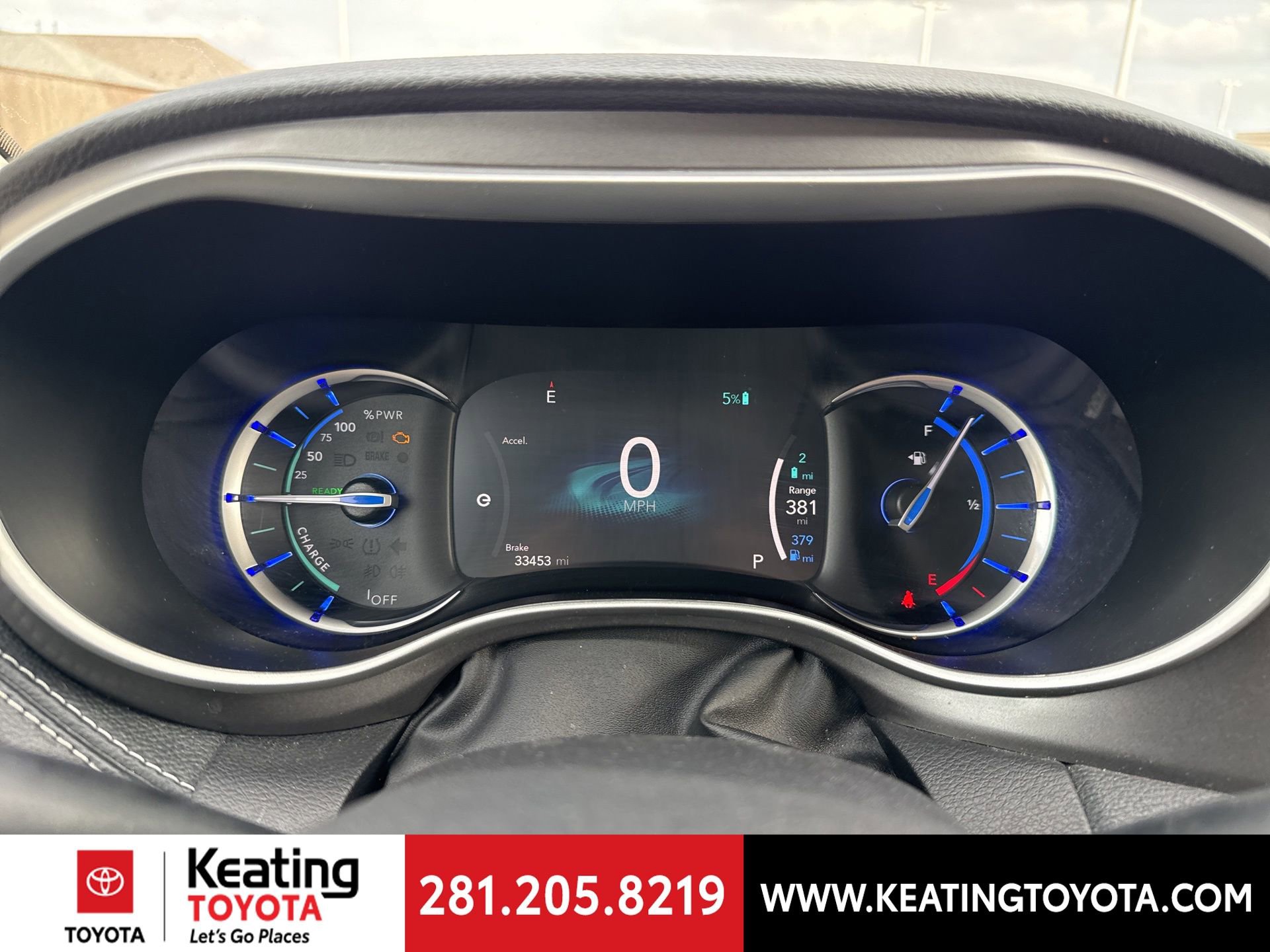 Used 2024 Chrysler Pacifica Select image 18
