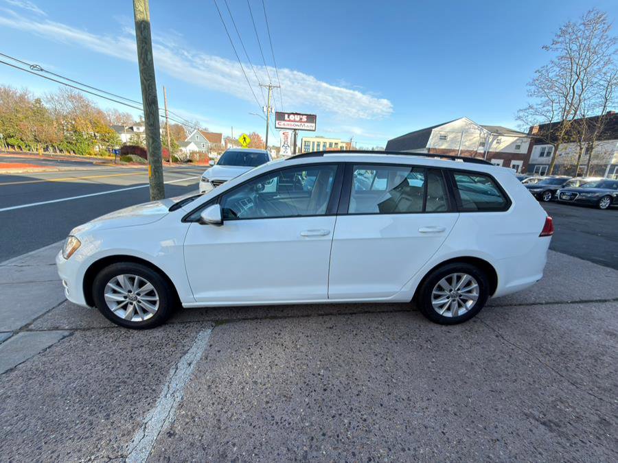 Used 2015 Volkswagen Golf S image 4
