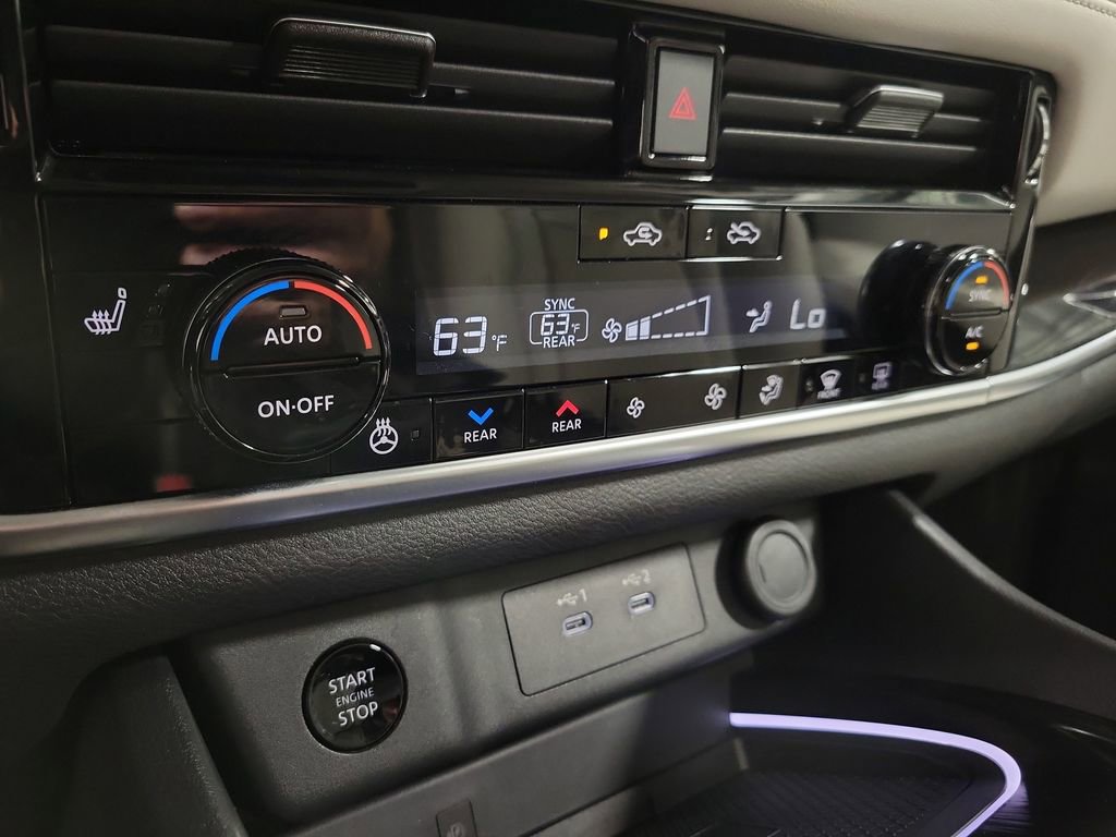 Used 2024 Nissan Rogue SL w/ SL Premium Package image 16