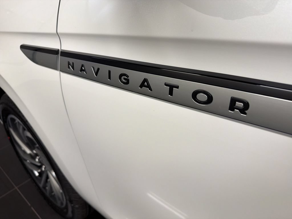 New 2026 Lincoln Navigator Premiere AWD/4WD image 44