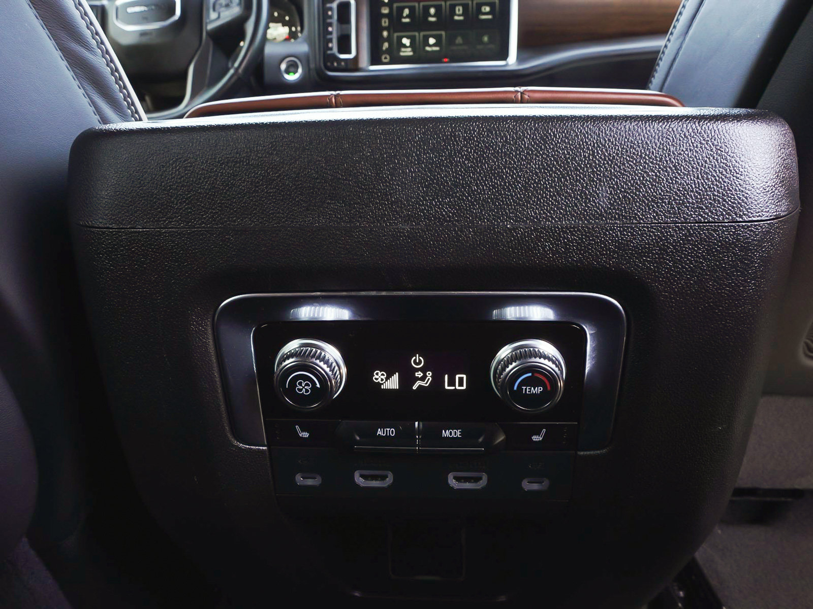 Used 2023 GMC Yukon XL Denali Ultimate AWD/4WD image 52