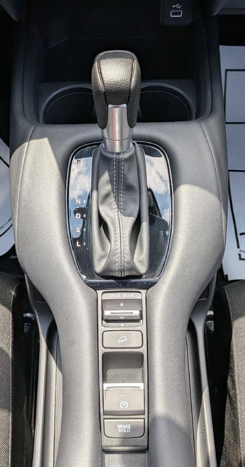 Certified 2025 Honda HR-V LX image 18