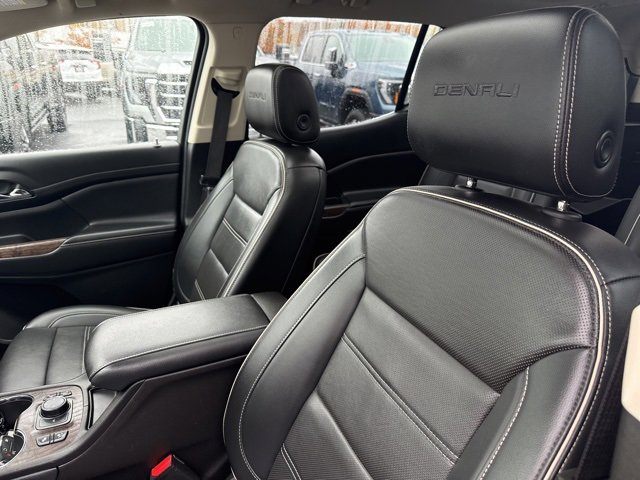 Used 2023 GMC Acadia Denali w/ Black Diamond Edition image 13