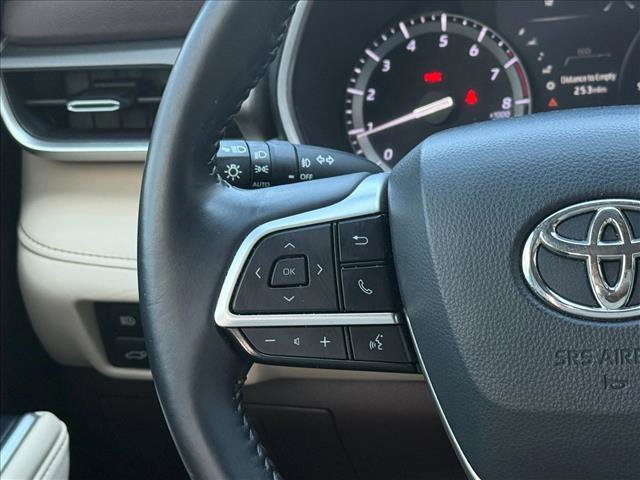 Used 2022 Toyota Highlander XLE FWD image 27