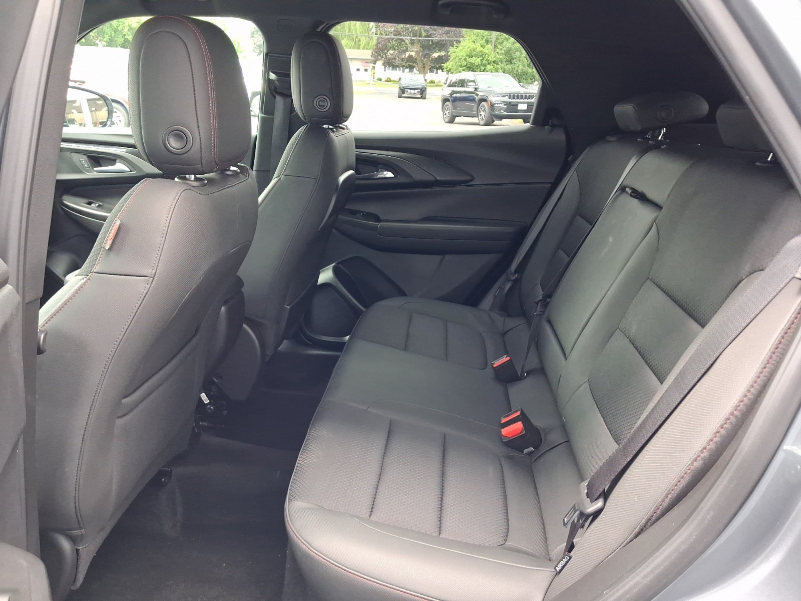 Used 2022 Chevrolet TrailBlazer RS w/ Convenience Package AWD/4WD image 18