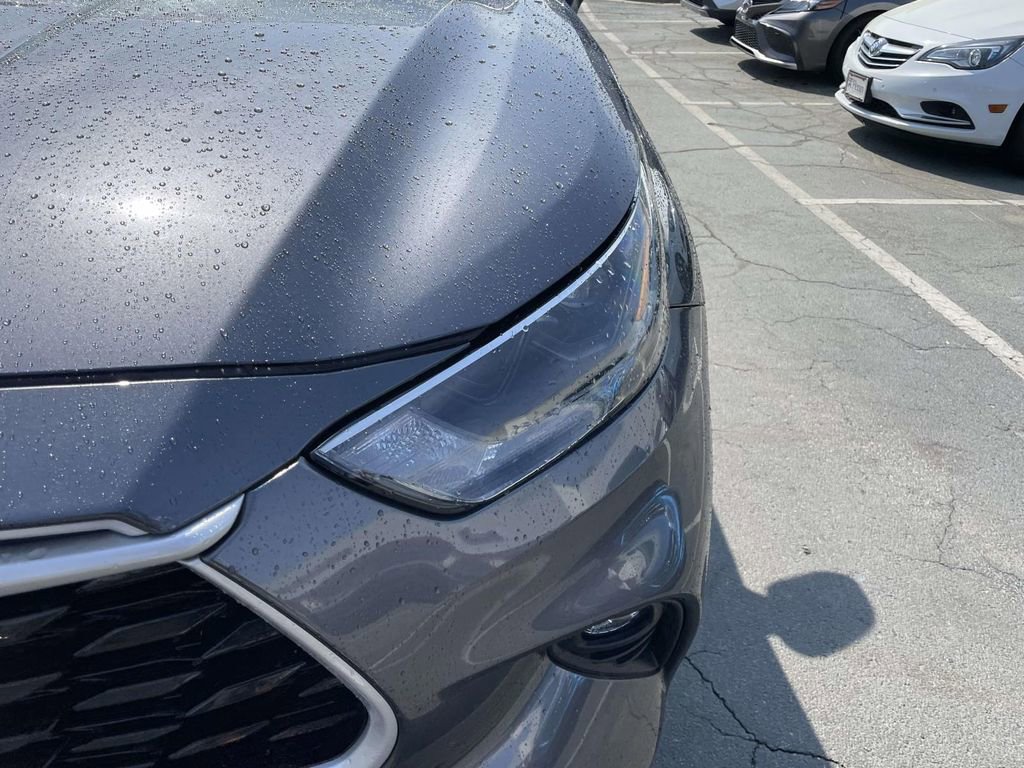 Used 2023 Toyota Highlander XLE image 13