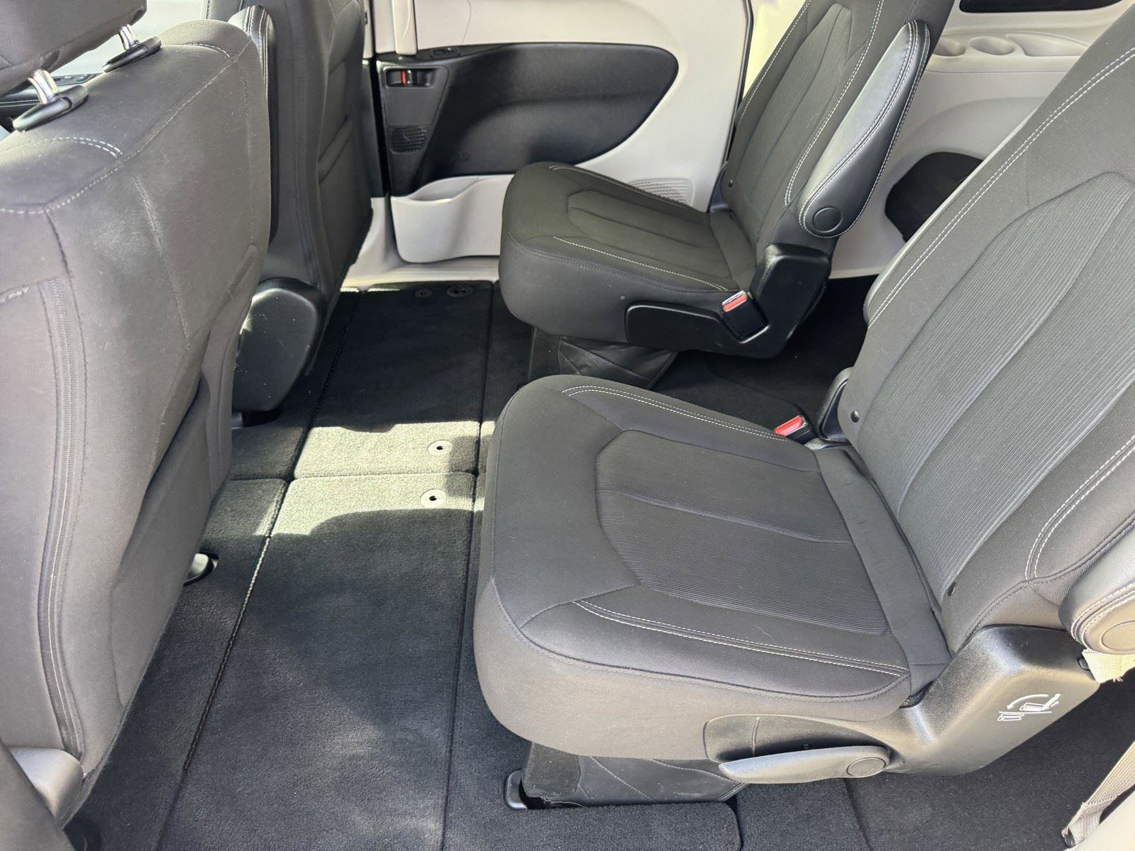 Used 2023 Chrysler Voyager LX FWD image 11