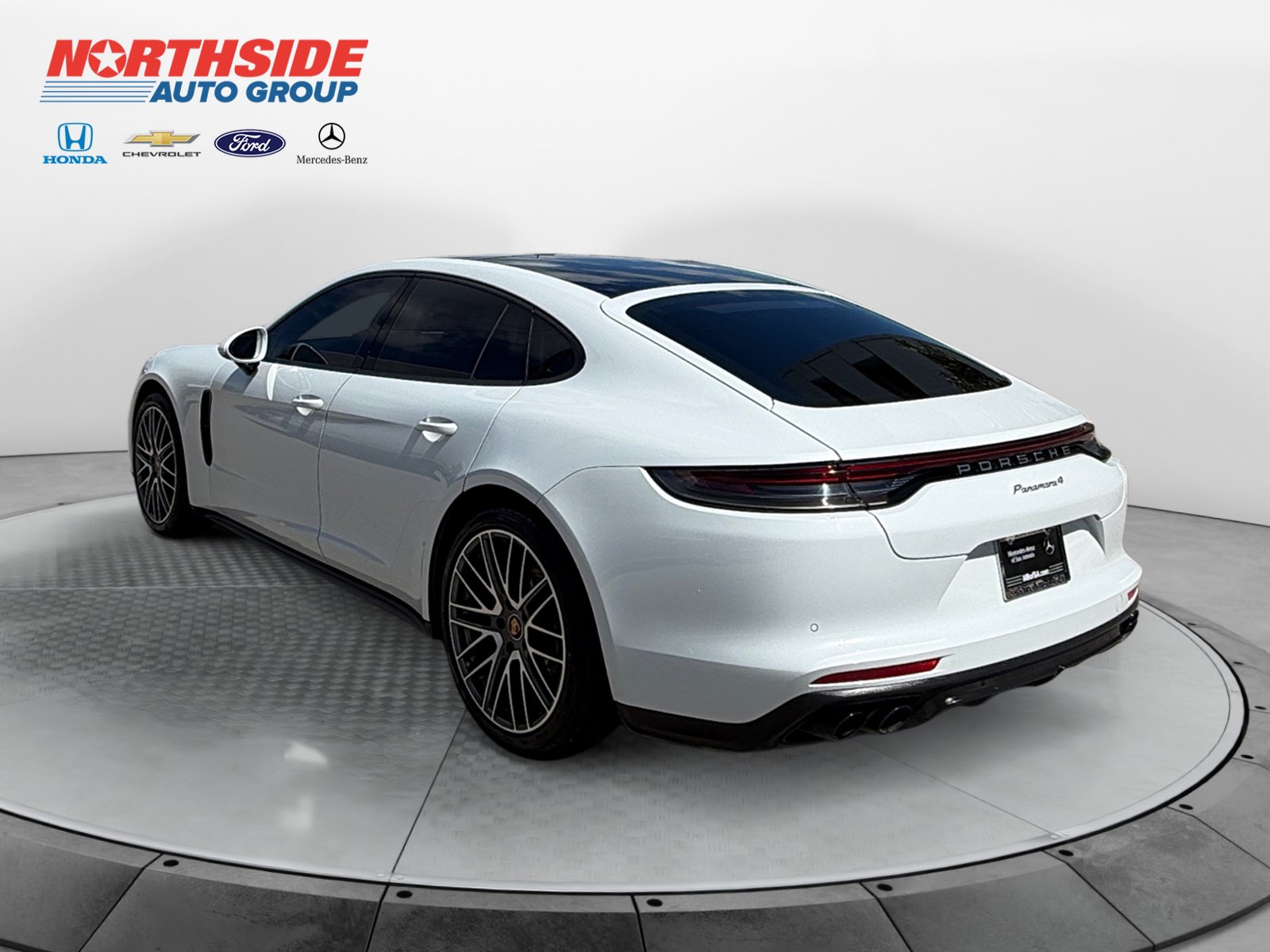 Used 2021 Porsche Panamera RWD image 5