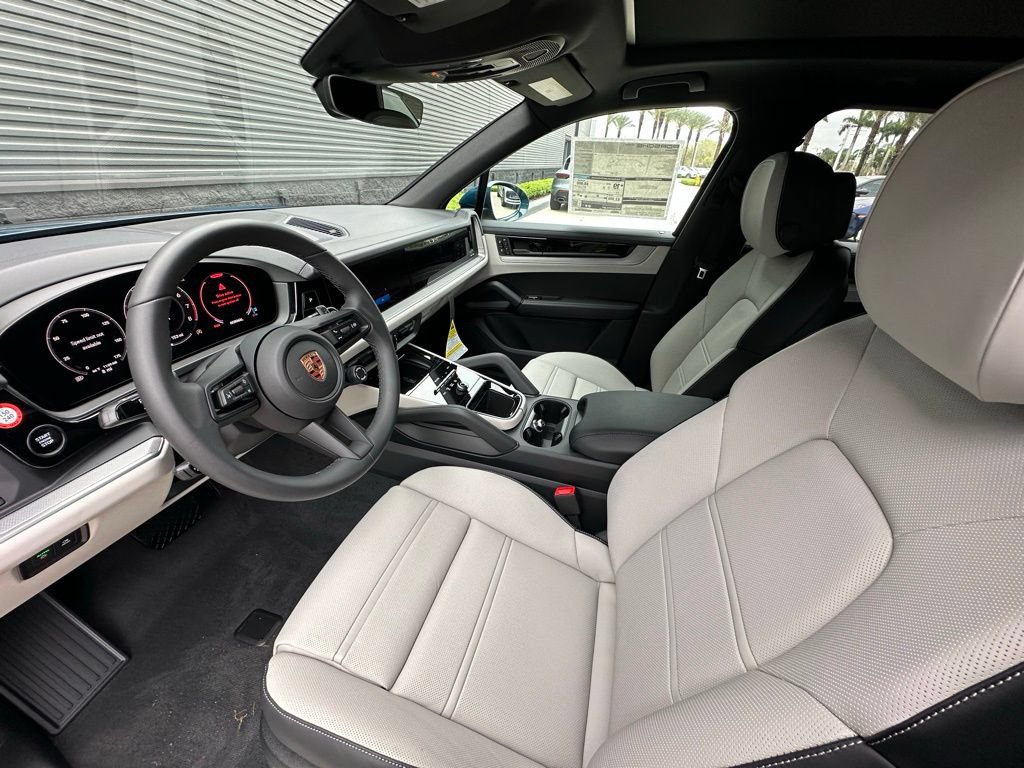 Used 2026 Porsche Cayenne AWD/4WD image 4