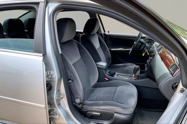 Used 2011 Chevrolet Impala LT FWD image 18