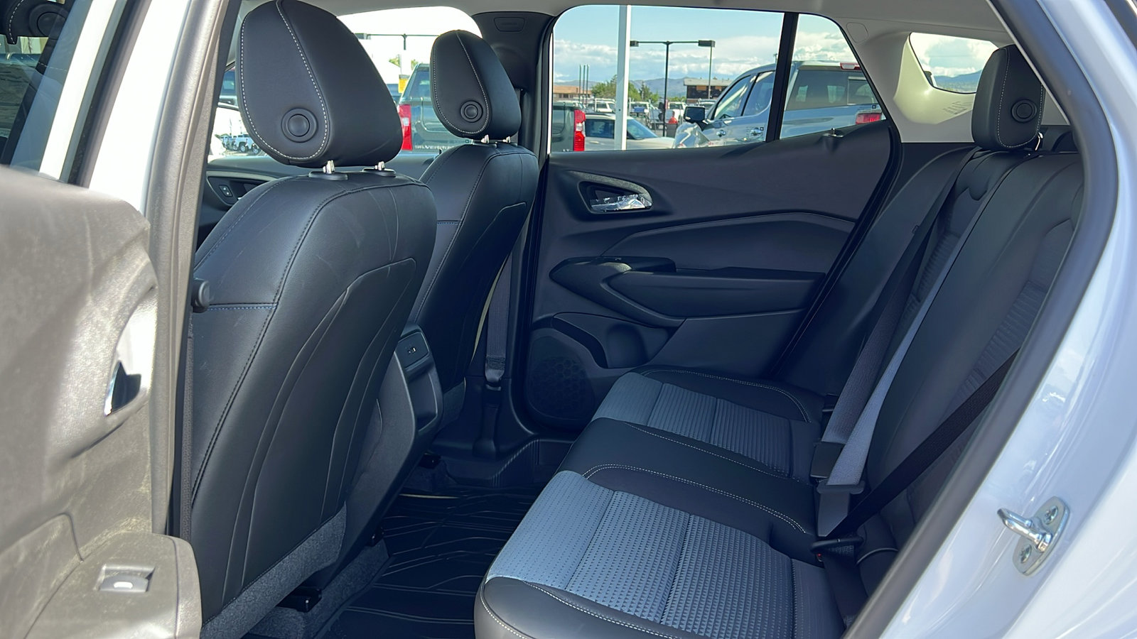 New 2025 Chevrolet Trax LT w/ Driver Confidence Package image 13