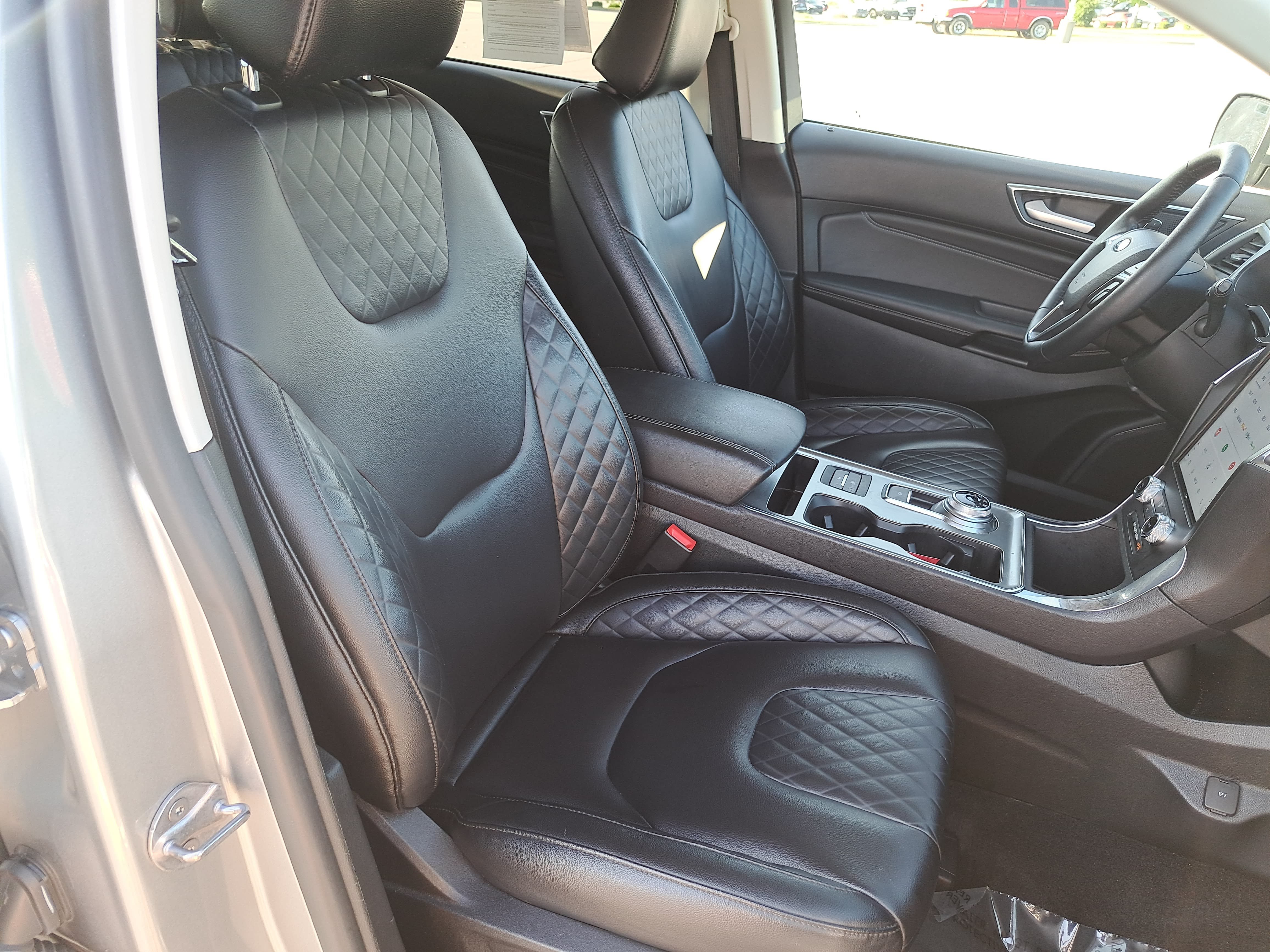 Used 2024 Ford Edge Titanium AWD/4WD image 10