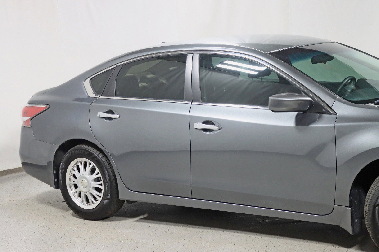 Used 2015 Nissan Altima 2.5 S w/ Power Driver Seat Package FWD image 3