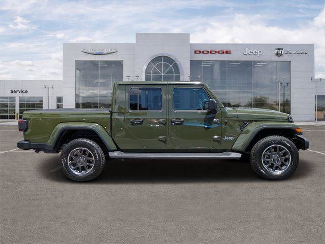 Certified 2022 Jeep Gladiator Overland w/ LED Lighting Group AWD/4WD image 2