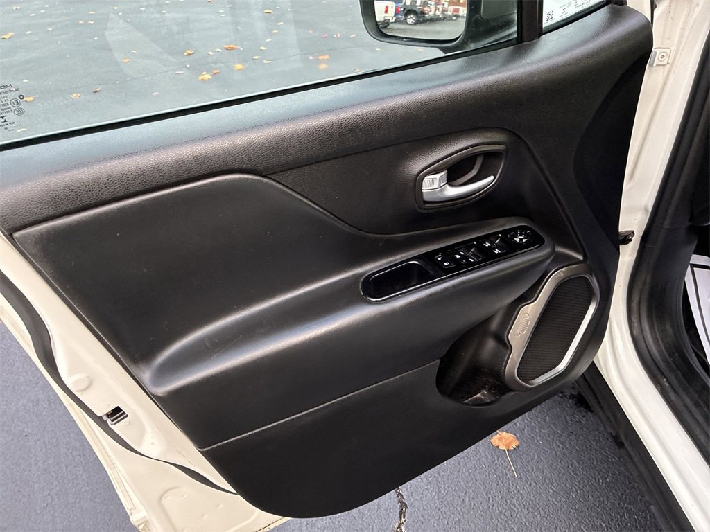 Used 2020 Jeep Renegade Limited image 13