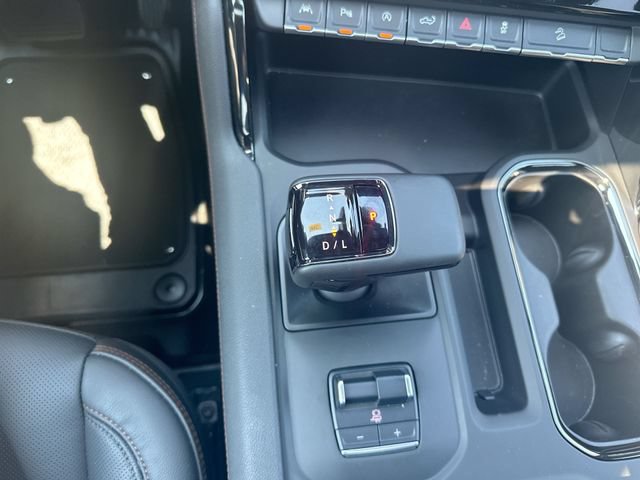 Used 2024 GMC Sierra 1500 AT4 w/ Technology Package AWD/4WD image 22