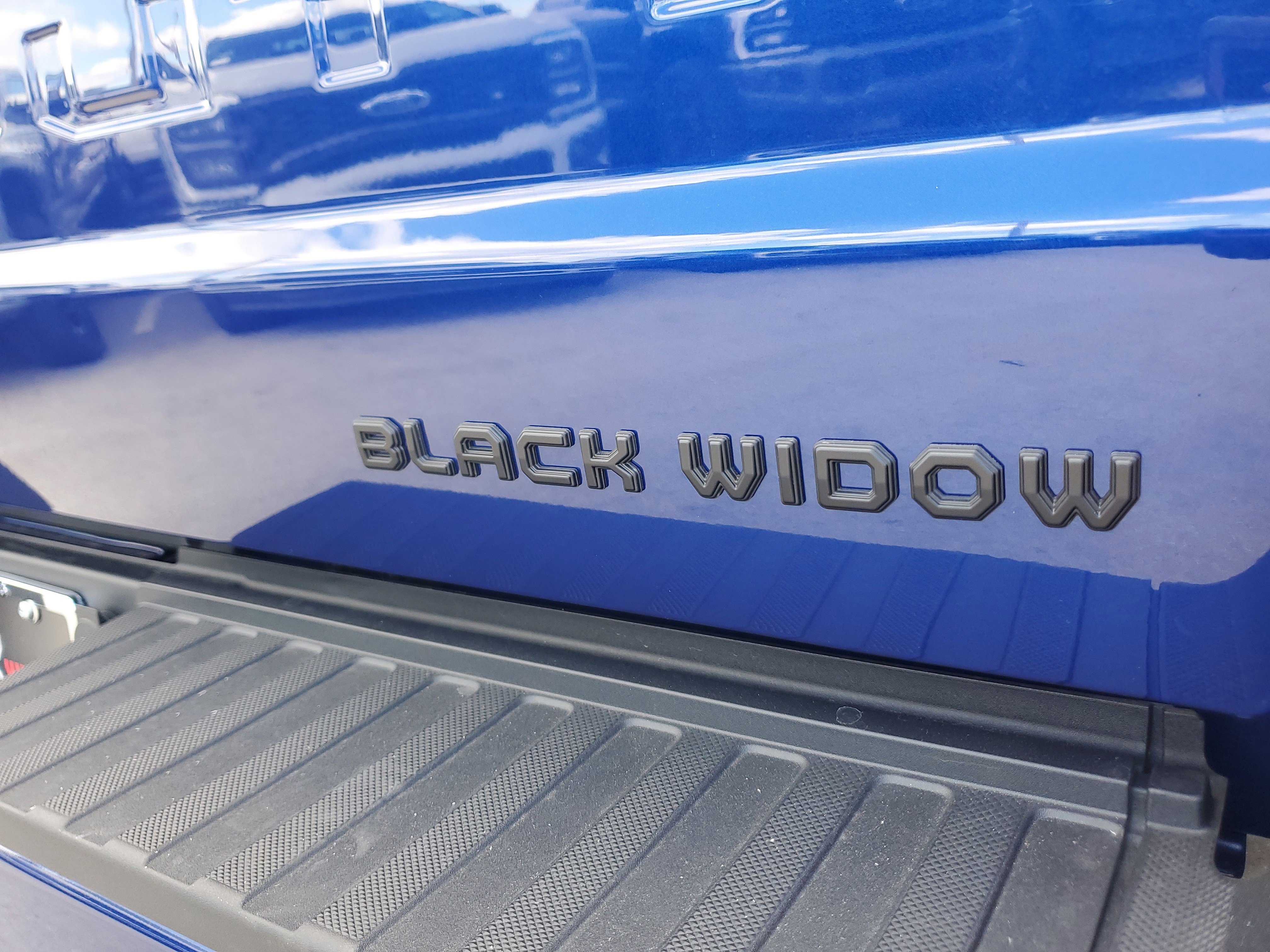 New 2026 Ford F250 Lariat w/ Black Appearance Package image 7