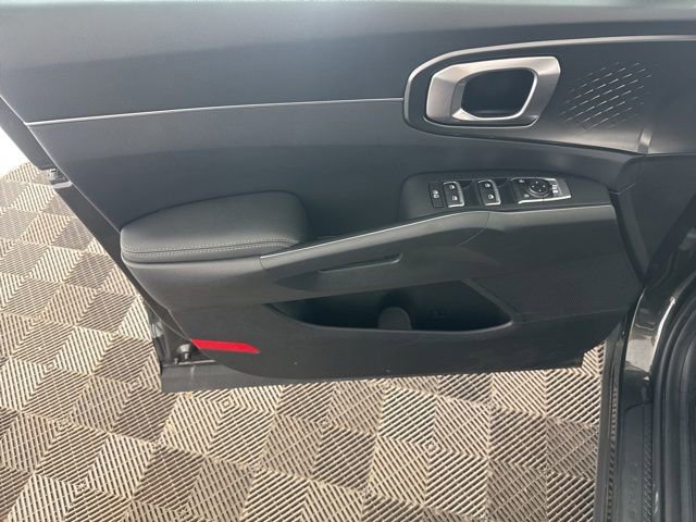 Certified 2025 Kia Sorento EX image 20