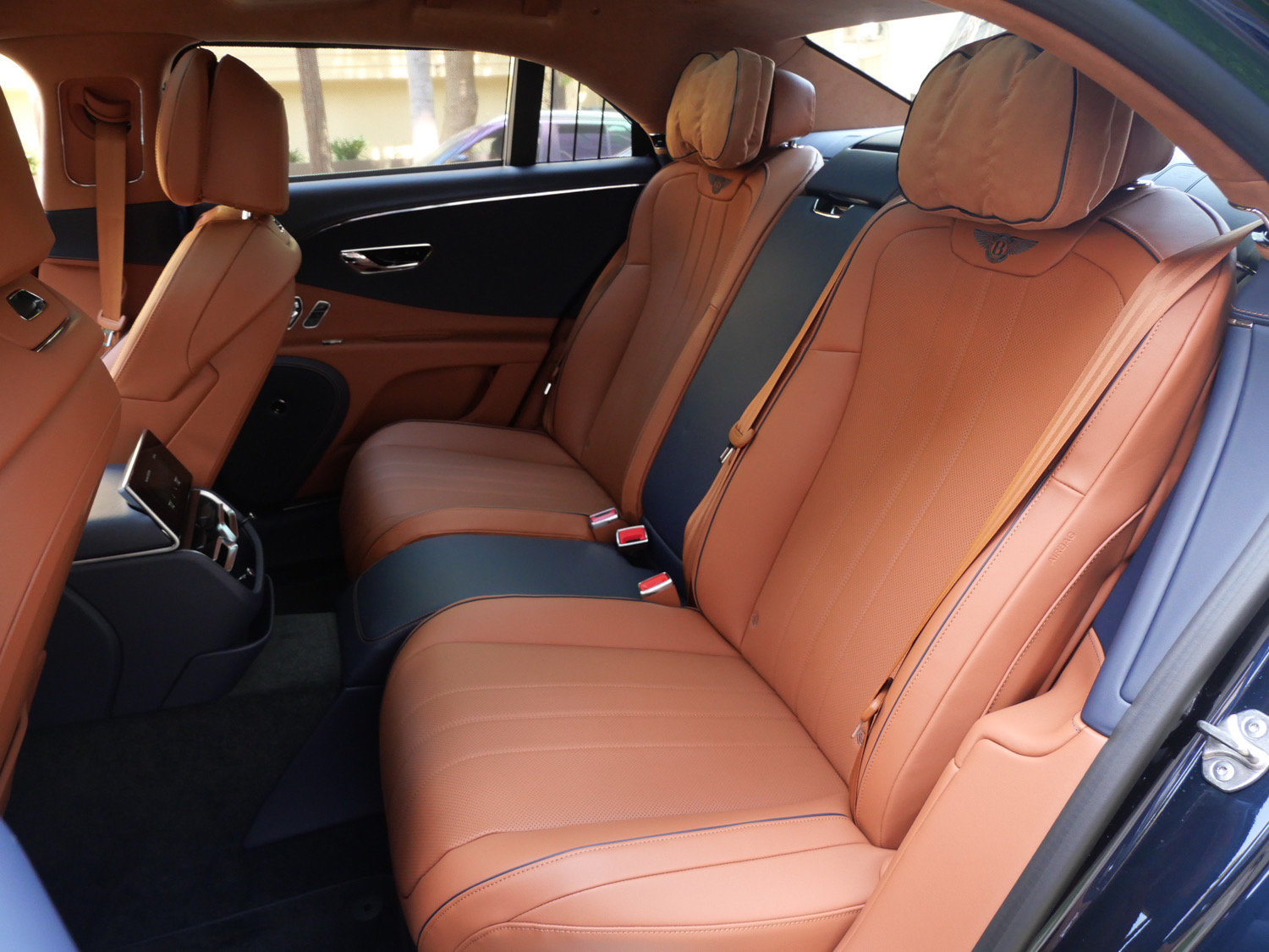 New 2026 Bentley Flying Spur V8 AWD/4WD image 15