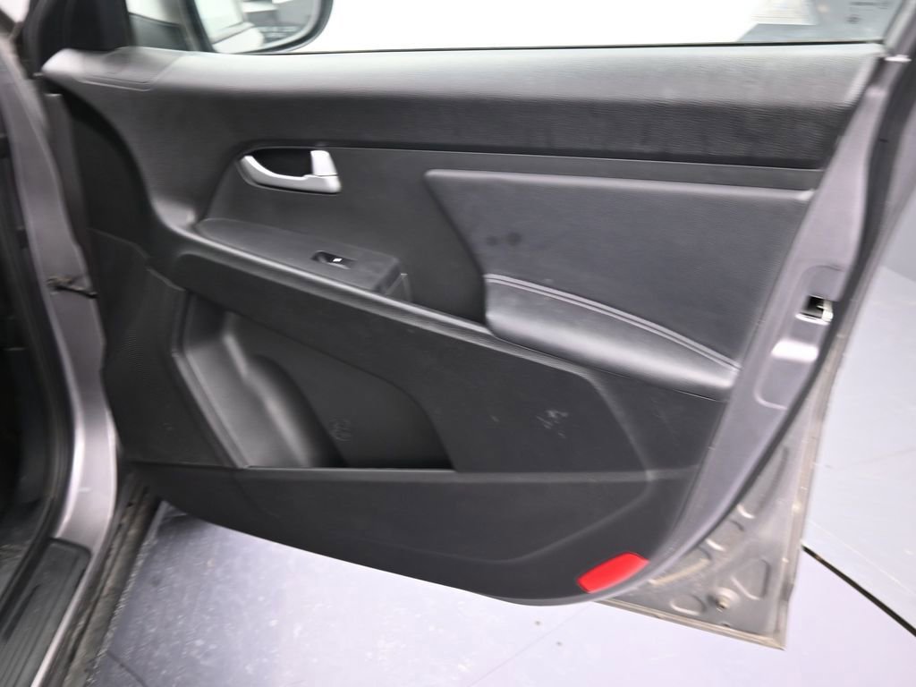 Used 2013 Kia Sportage LX w/ Convenience Pkg image 19