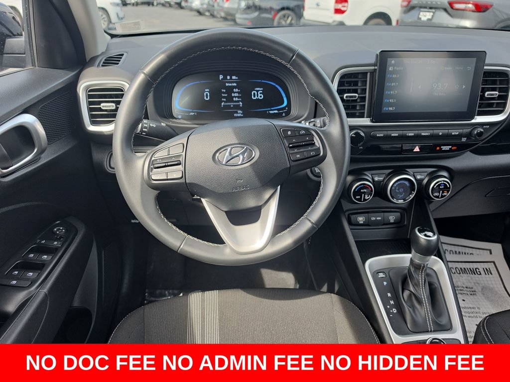 Used 2025 Hyundai Venue SEL FWD image 15
