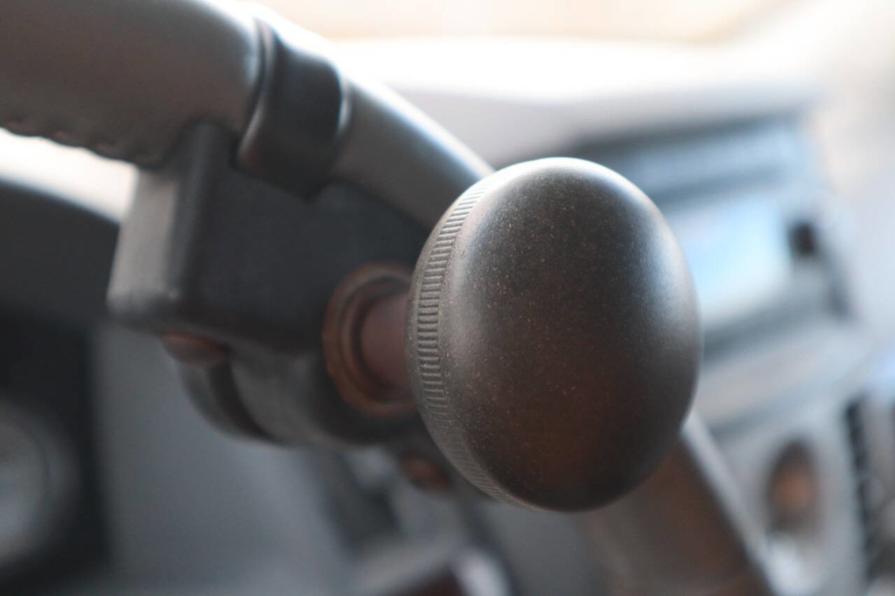 Used 2010 Chrysler Town & Country Touring image 38