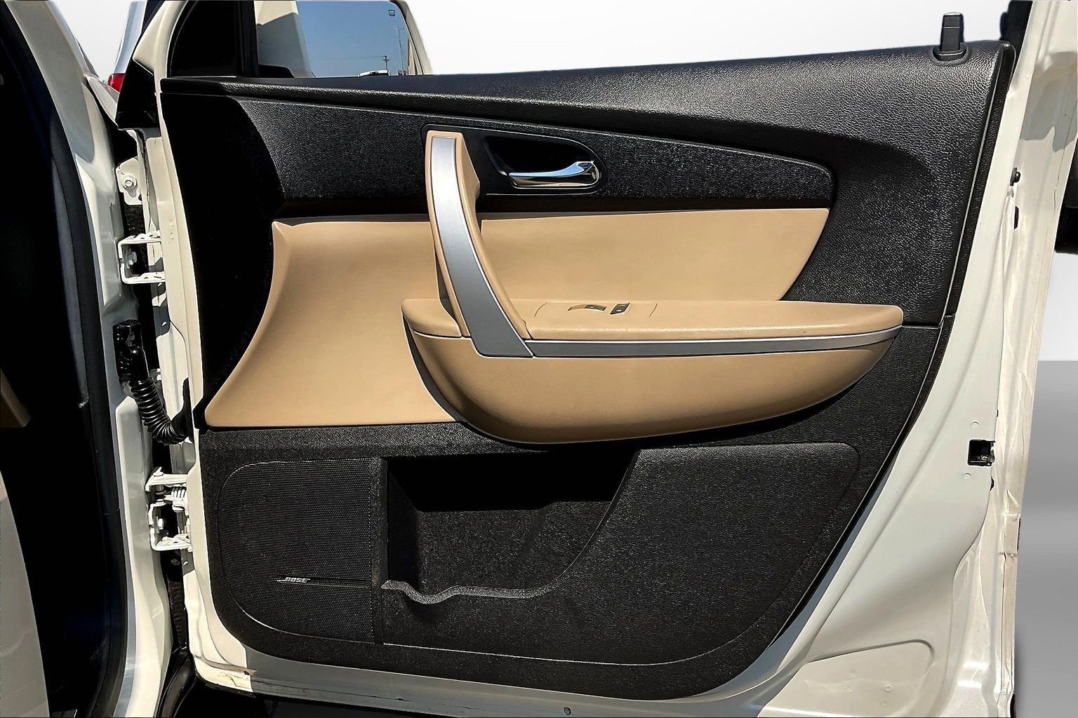 Used 2011 GMC Acadia SLT image 28