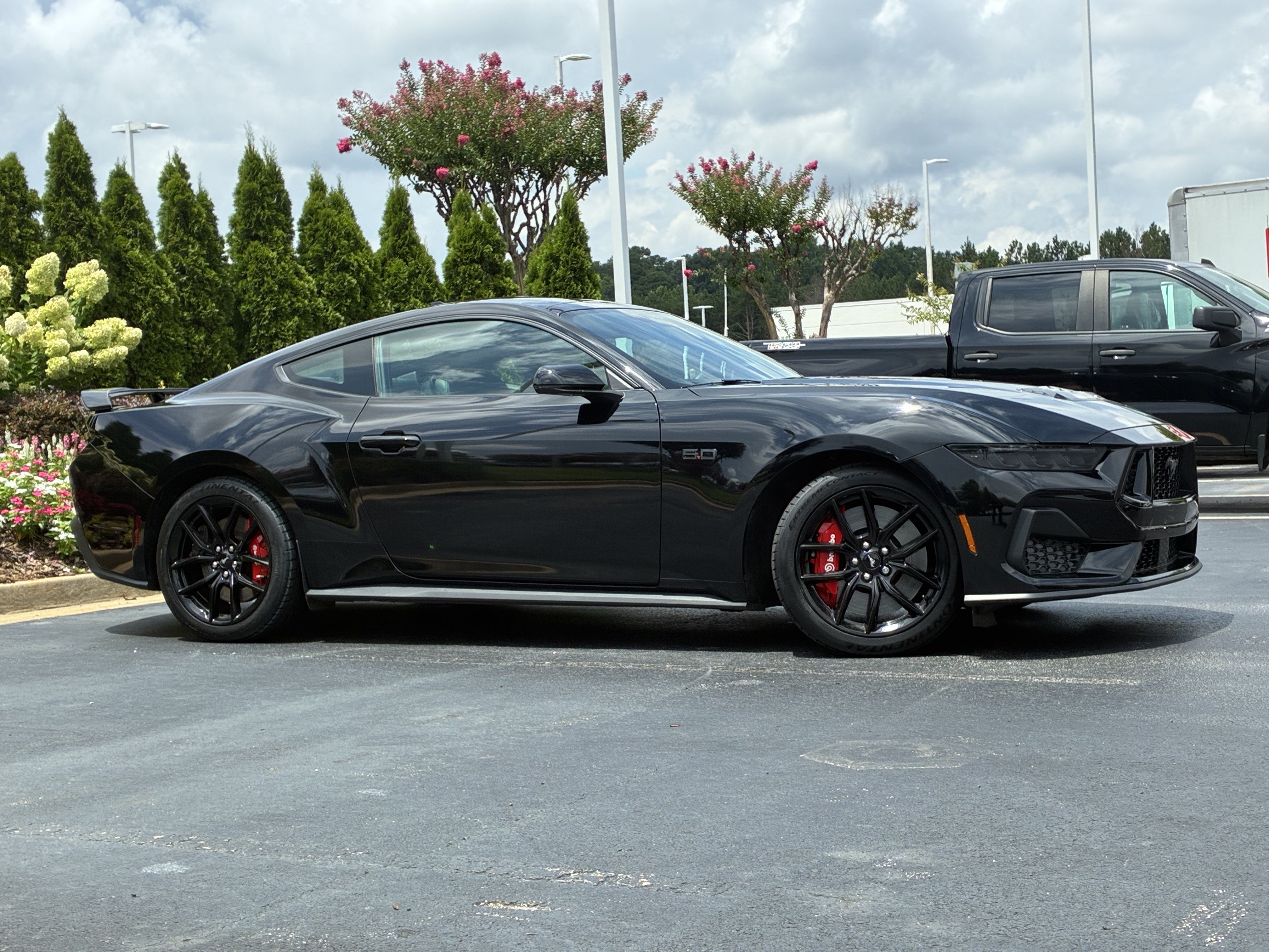 Used 2025 Ford Mustang GT Premium RWD image 3